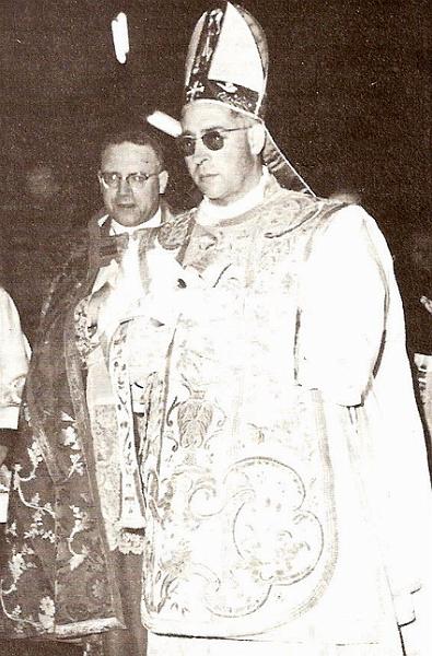 004.jpg - 1961.03.05. Primera fotografía de don Marcelo, obispo