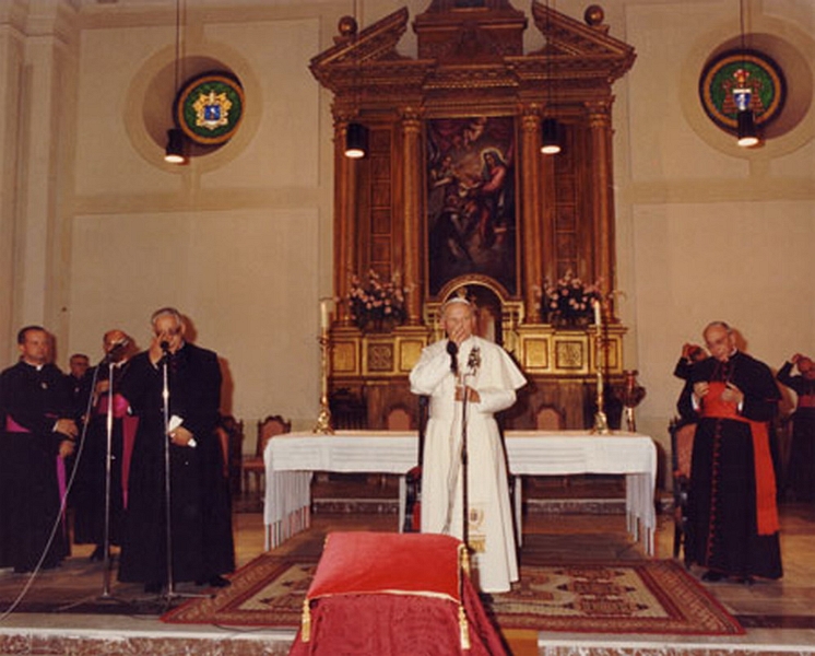 003.jpg - 1982.11.04 En la capilla del Seminario.