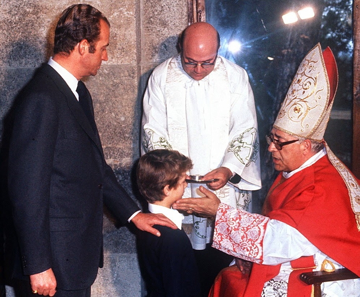 012.jpg - 1978.01.15 Don Marcelo preside la confirmación del Príncipe Felipe en la capilla del Palacio Real.