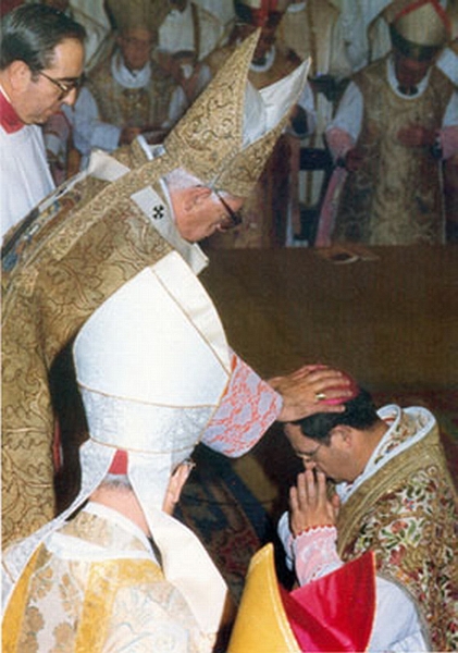 025.jpg - 1988.01.24 Consagración de don Rafael Palmero Ramos, como obispo auxiliar de Toledo.